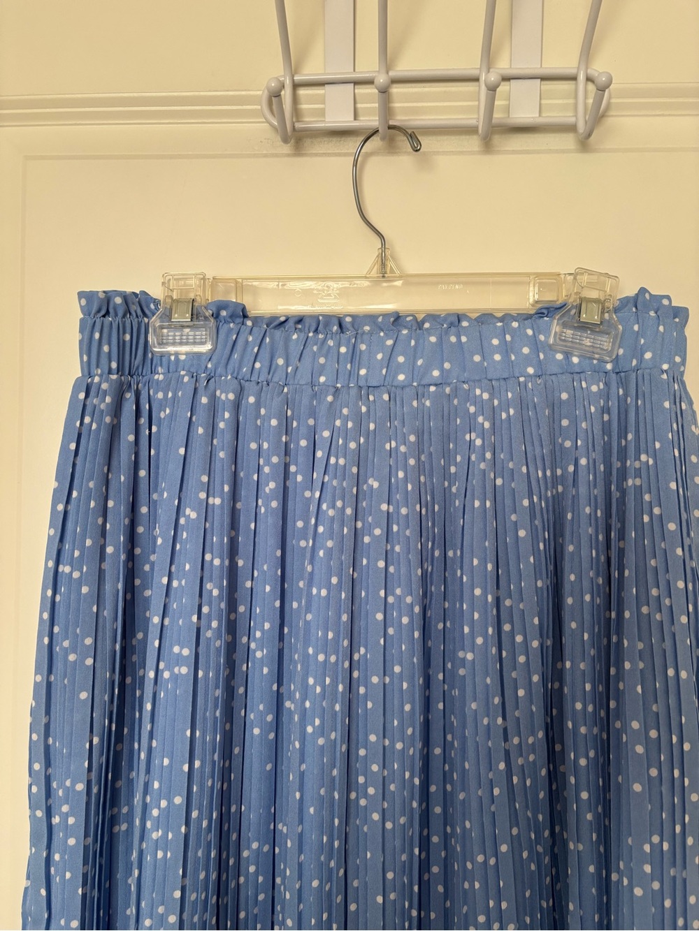 EXLURA  Polka Dot Pleated Midi Swing Skirt with Pockets - Picture 5 of 9